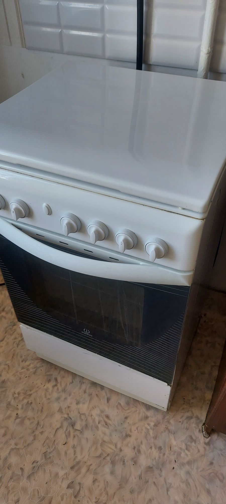 Продам газовую плиту