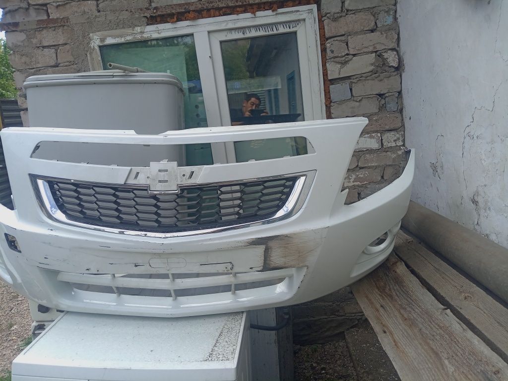Продам бампера перед и зад от ковальт