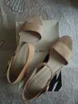 Босоножки бежевые Nine West. Размер 39—40. Летняя обувь.