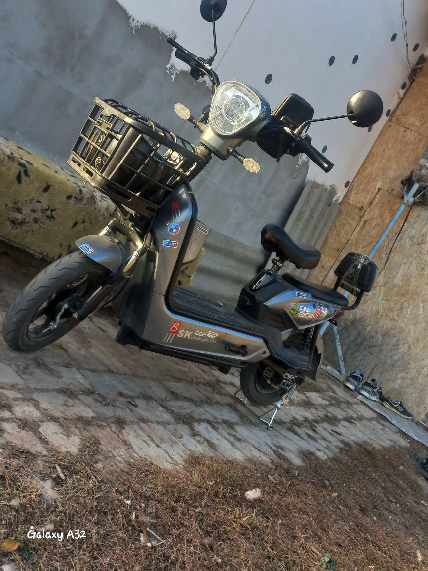 Продам 50000тг акум севший