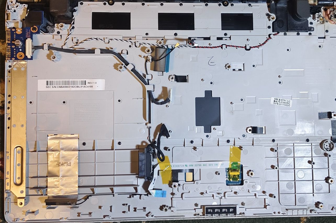 Продаю ноутбук SAMSUNG NP300 E5Z