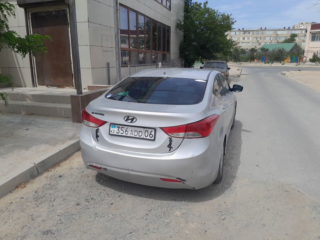 Хэндай элантра  1,8 донс матор.