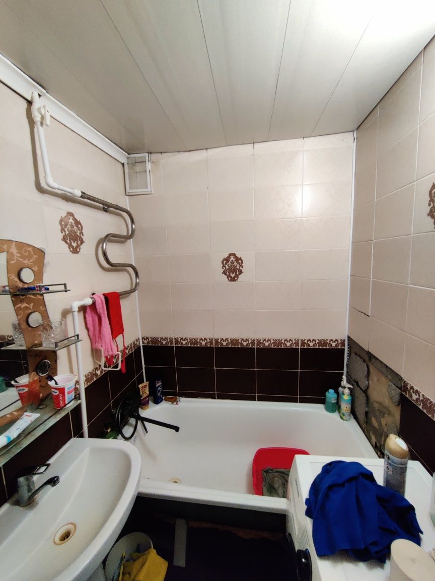 ПродажПродажа квартиры, 16 микрорайон, 15 дом