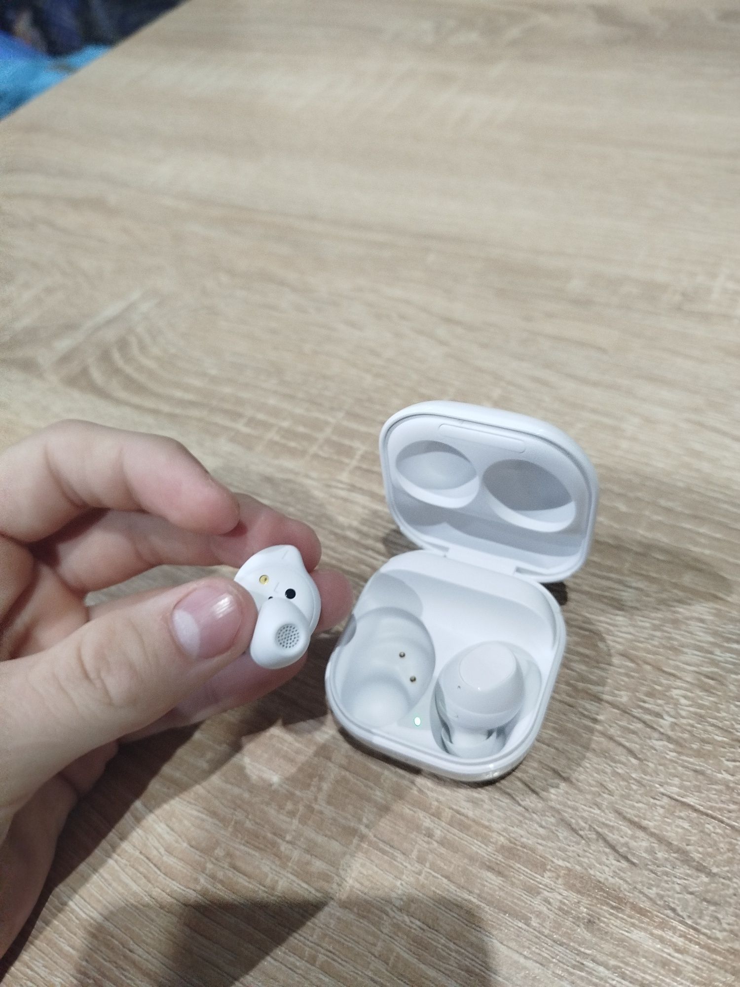Наушники  беспроводные Samsung Galaxy Buds FE белые