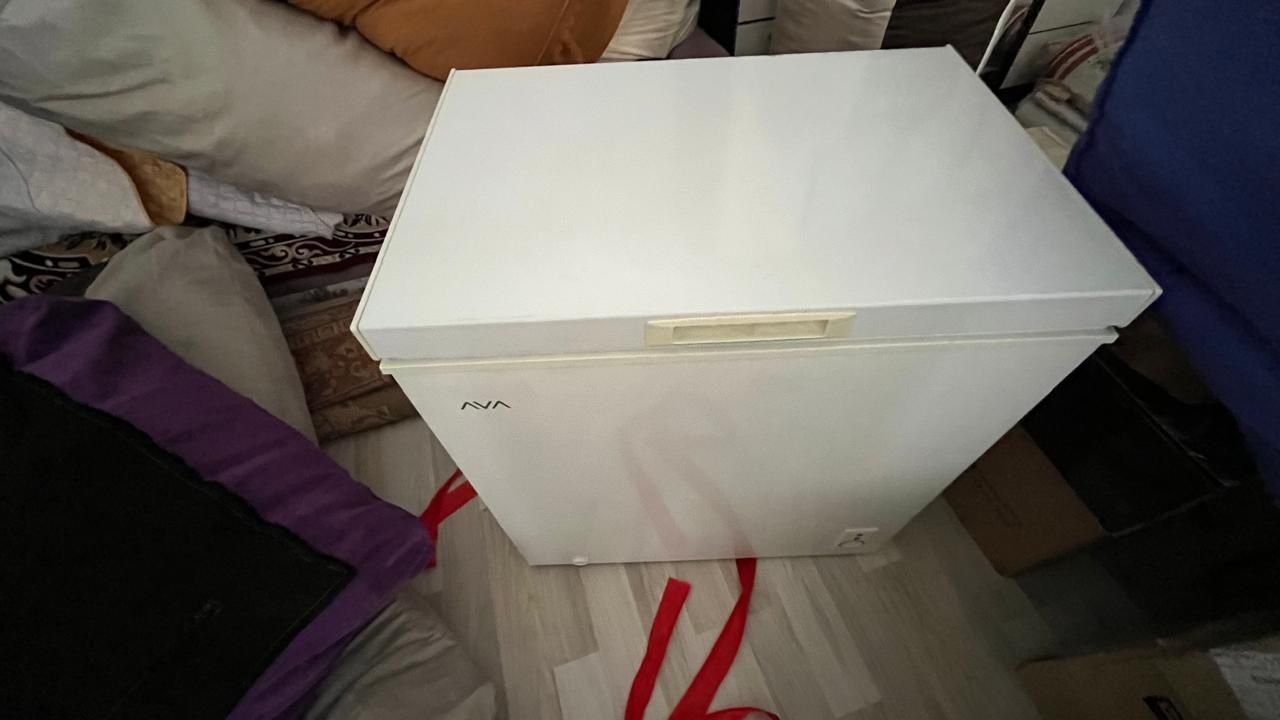 Продам б /у морозильник.