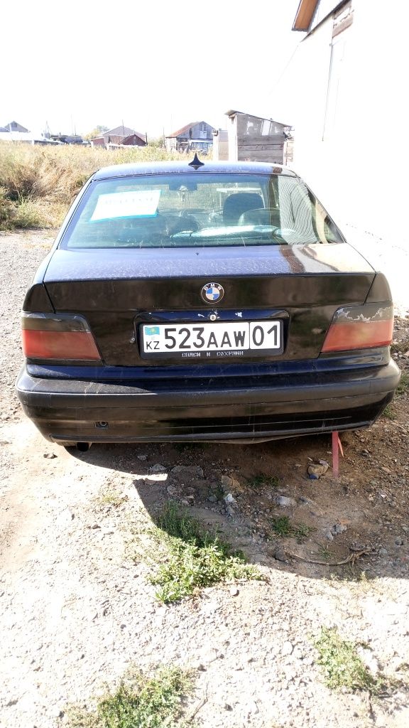 Продам машину бмв е 36