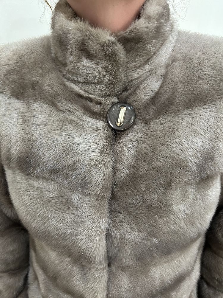 Продам срочно норковую шубу
