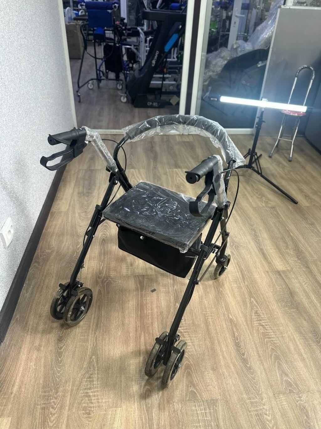 Лёгкий и удобный ролатор, тележка для пожилых