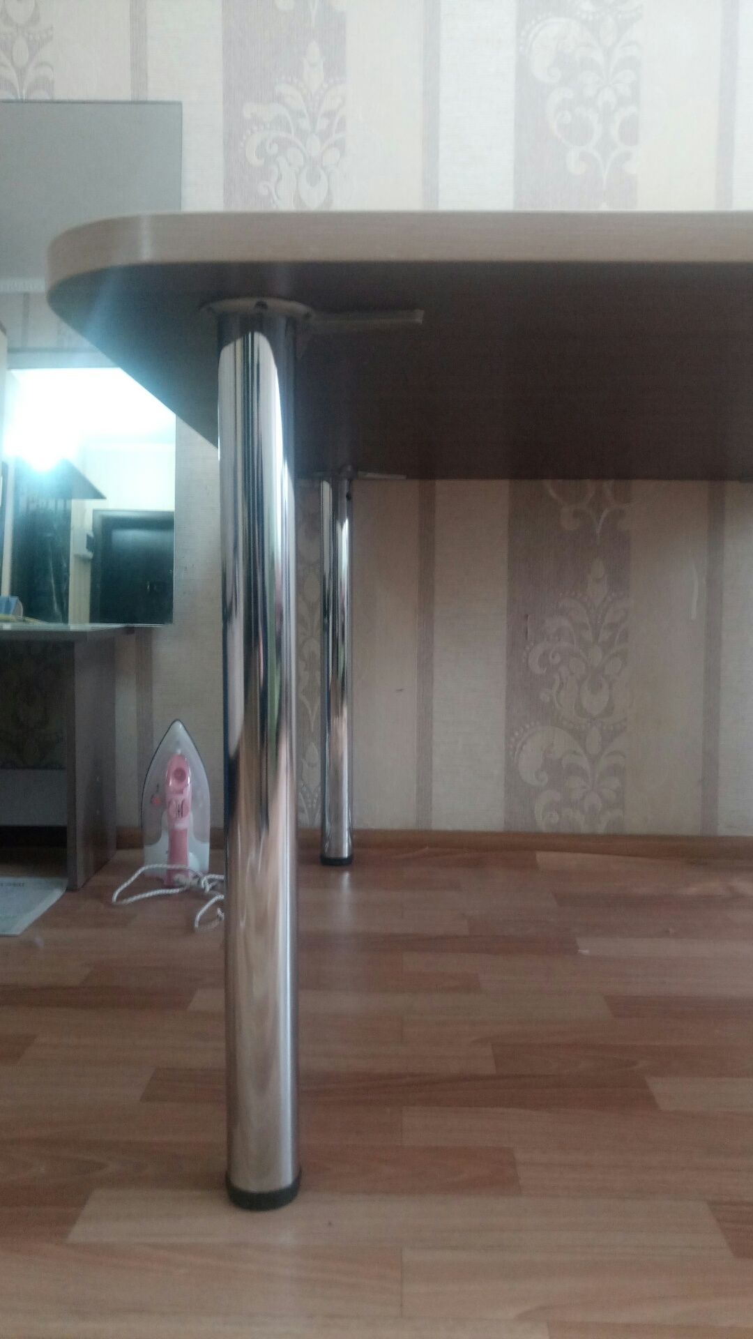 Стол большой крепкий состояние отличное