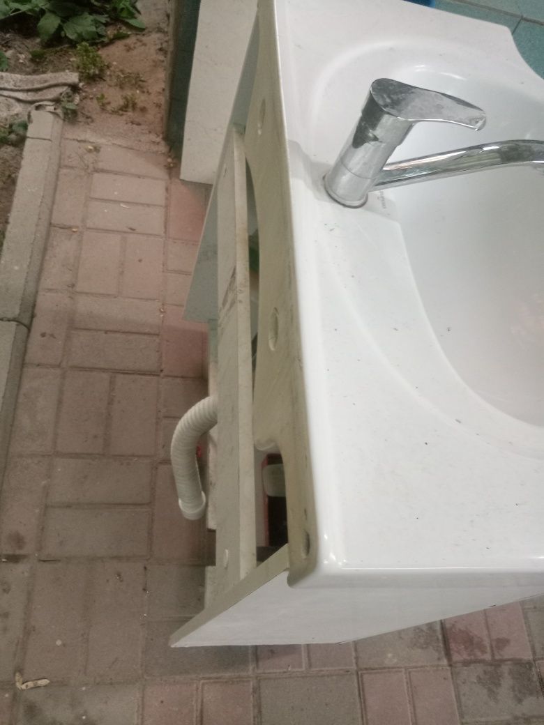 Продам раковину умывальник.