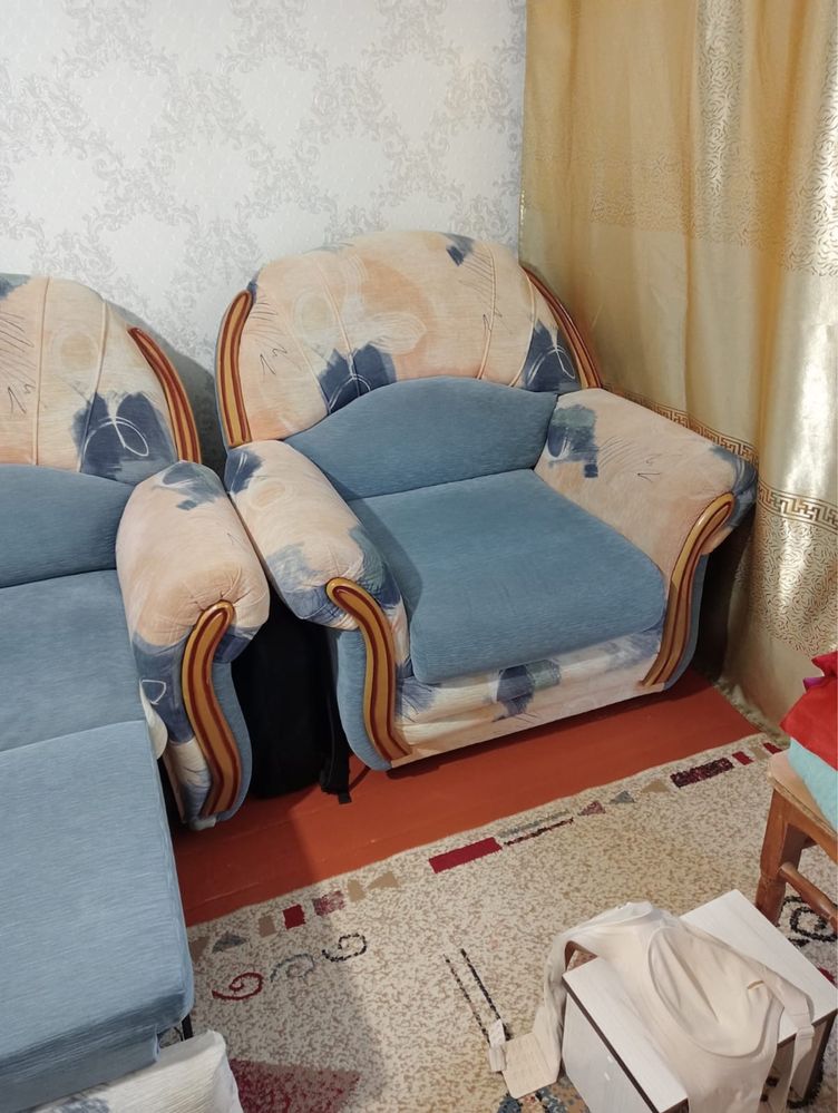 Продам диван с креслом в хорошем состоянии
