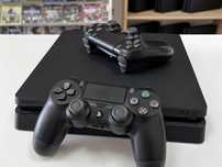 Продам PS 4 Слим игра один из нас в подарок все продава есть
