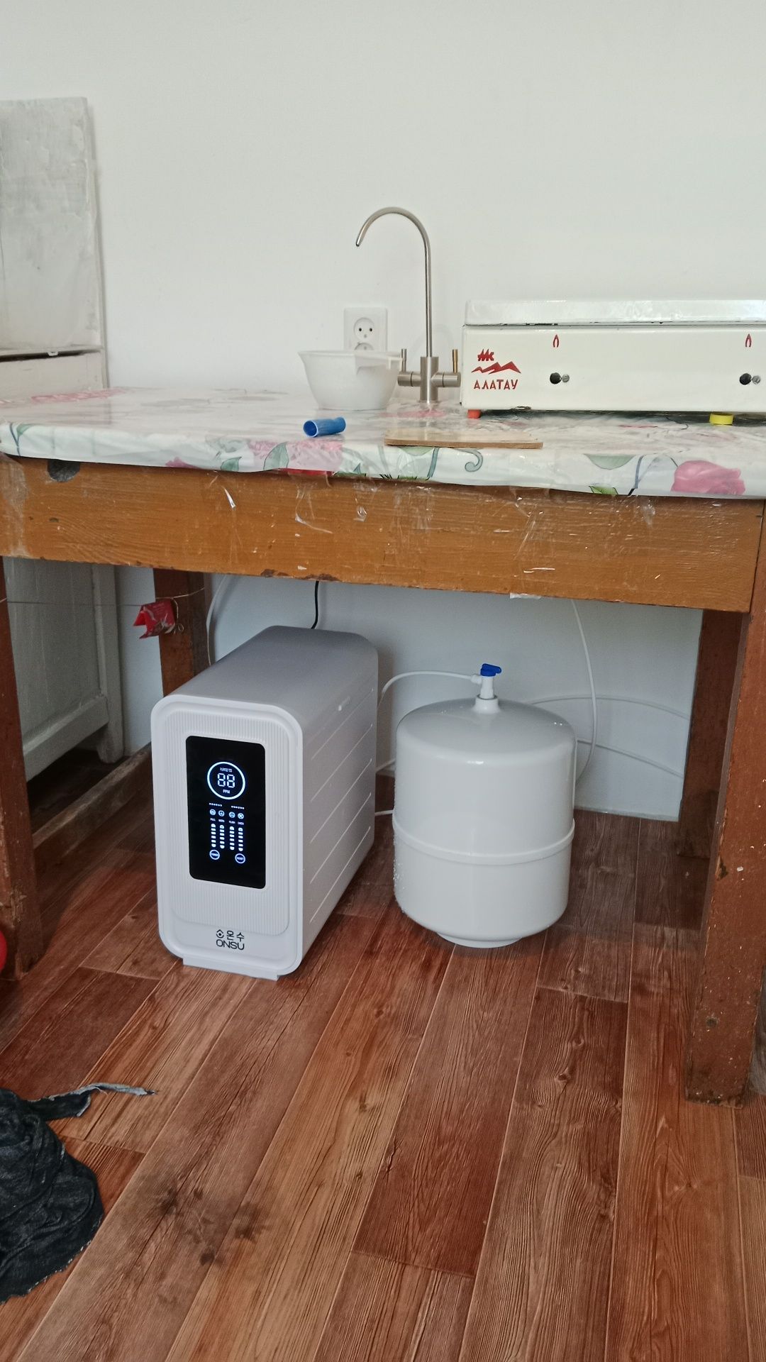 Продам фильтр для воды шесть ступень очистки плюс целостная вода