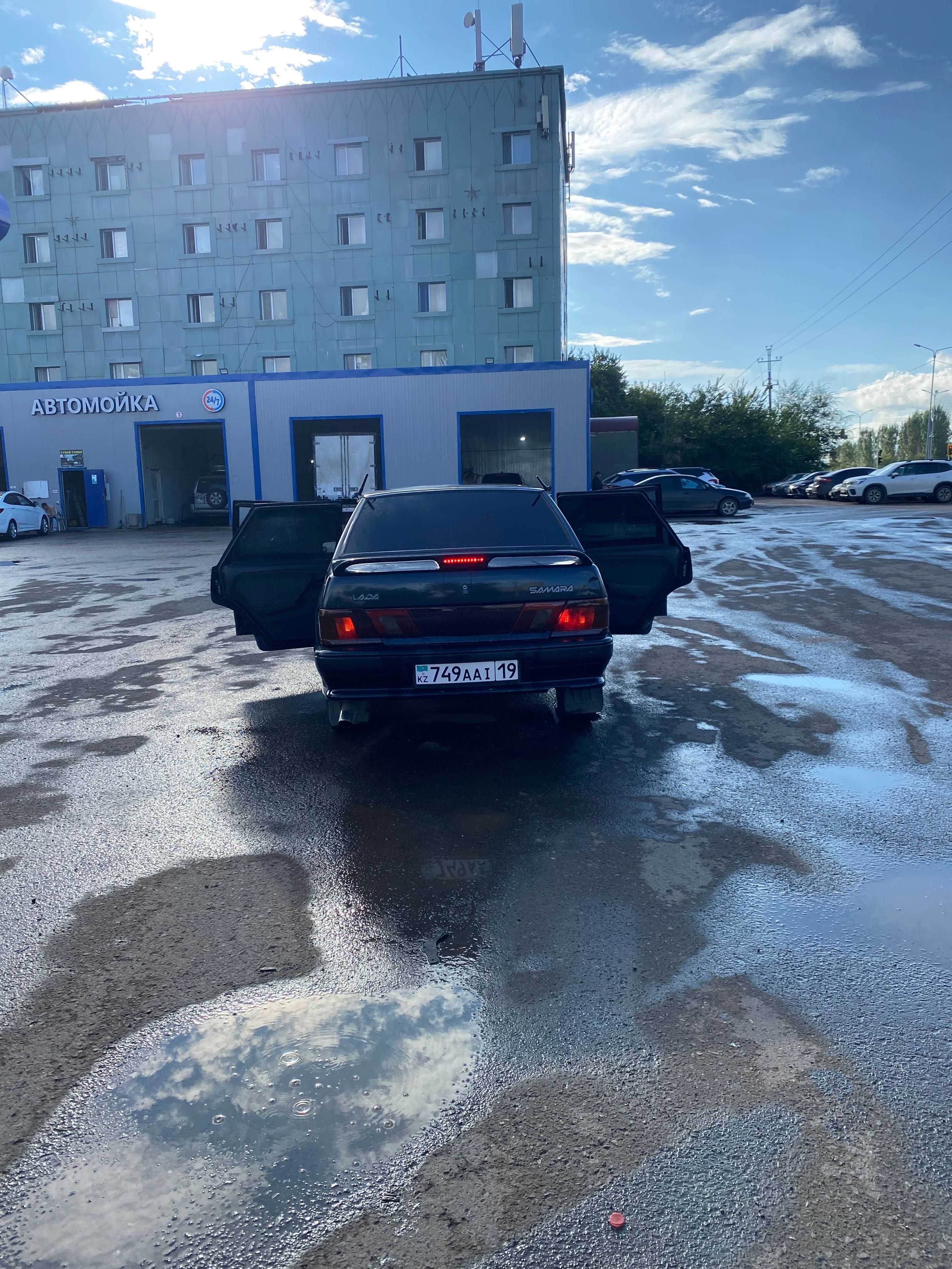 Продам ваз 2115 ))