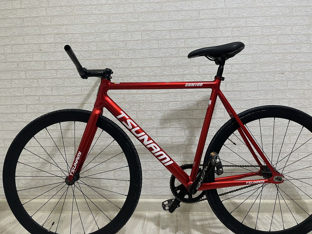 Tsunami snm100, Red