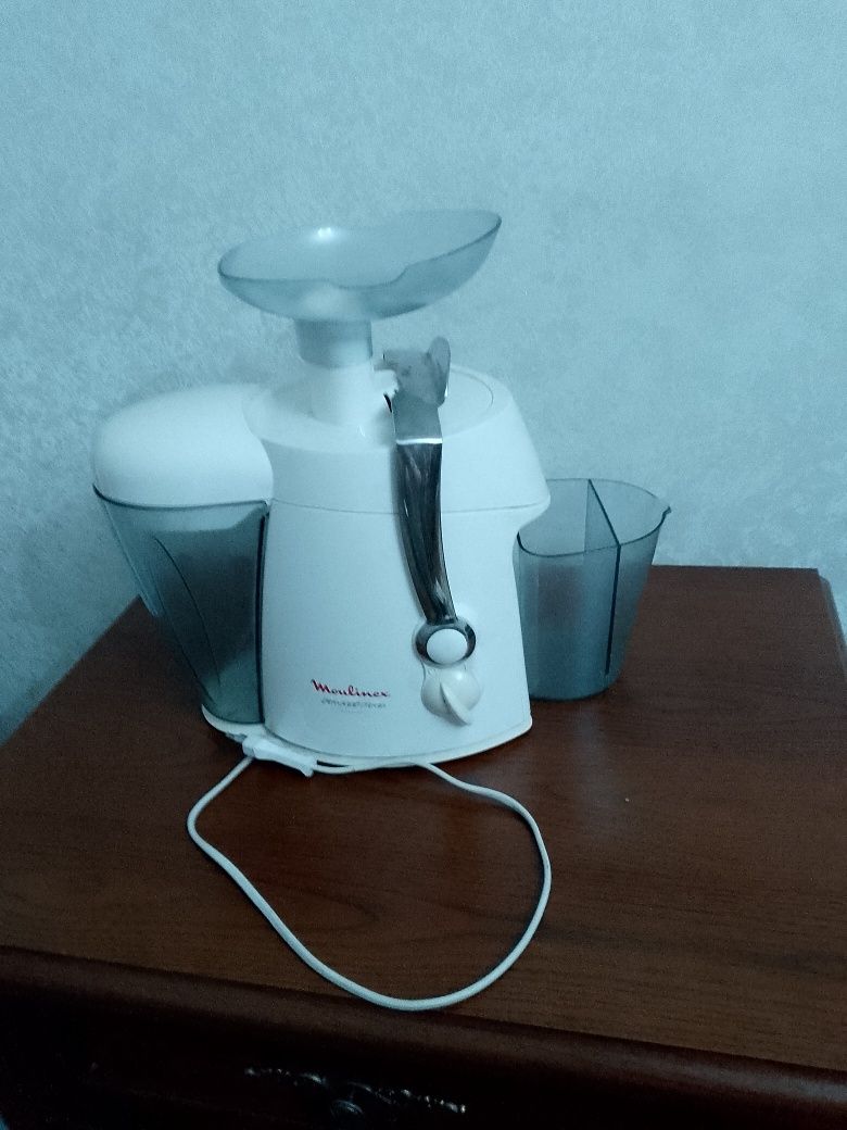 Электросоковыжималка,продам