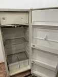 Продам холодильник. 10 тыс. Торг
