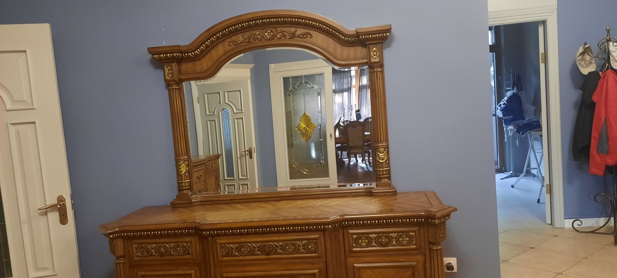 Продам стенку для зала + тумба с зеркалом.