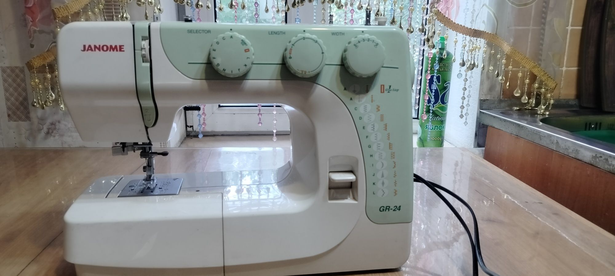 Продам  швейную машинку