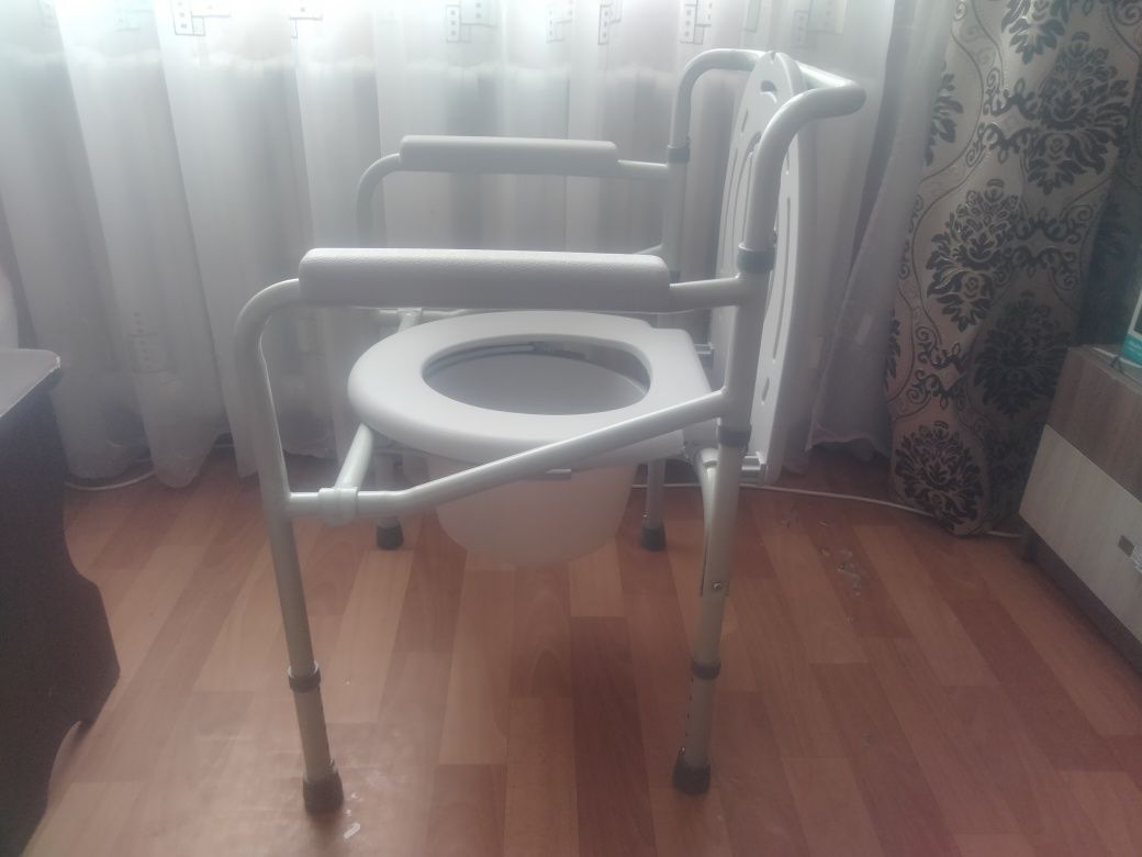 Продам кресло-туалет Amedon AN-668