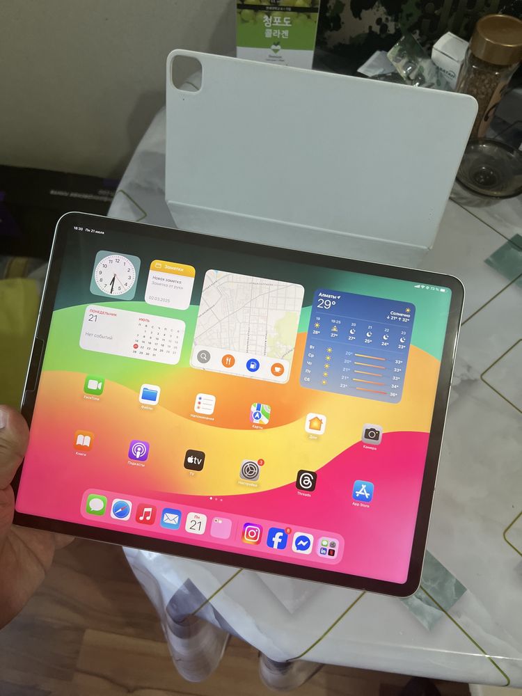 İpad pro 12.9 m2 256 gb +magic keyboard+magic mouse 2+ручка