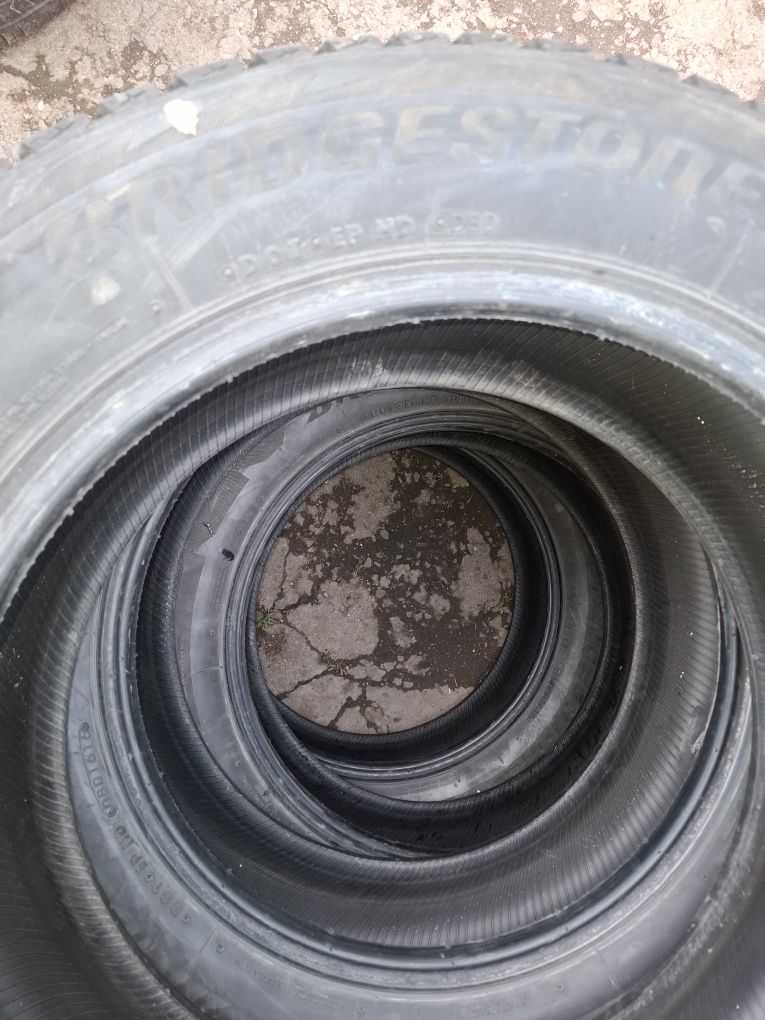 Продам всесезоннные шины bridgestone