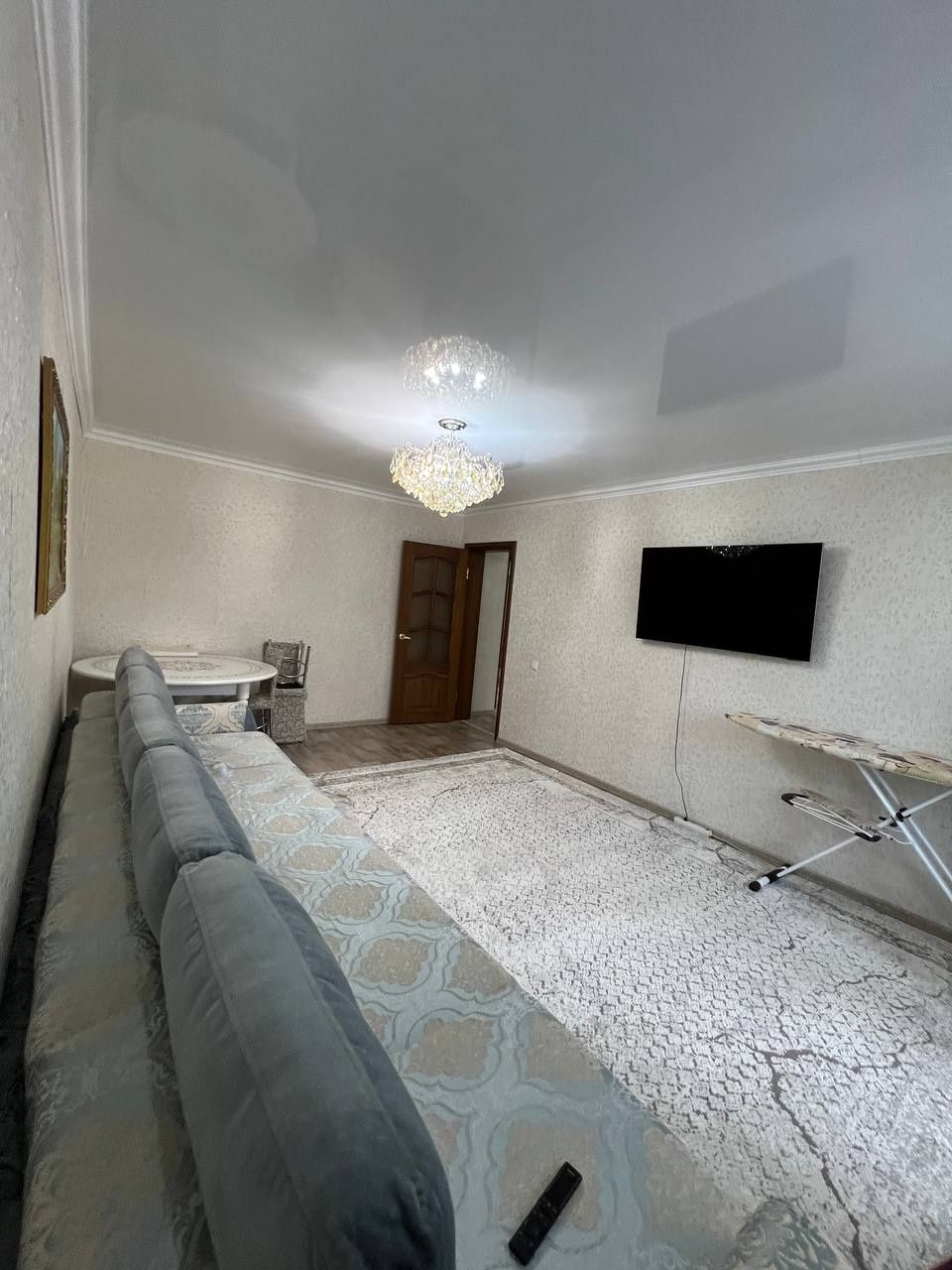 Продаётся 3х комнатная в обкомовском доме с гаражом по ул.Абая 49А
