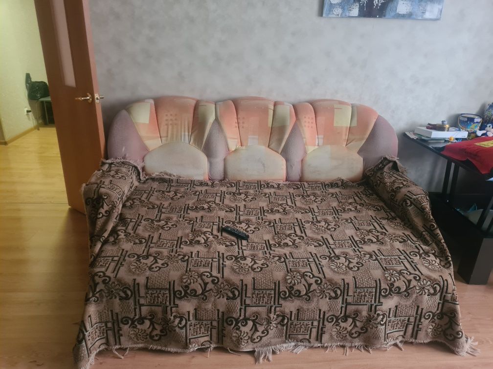 Диван и два кресла