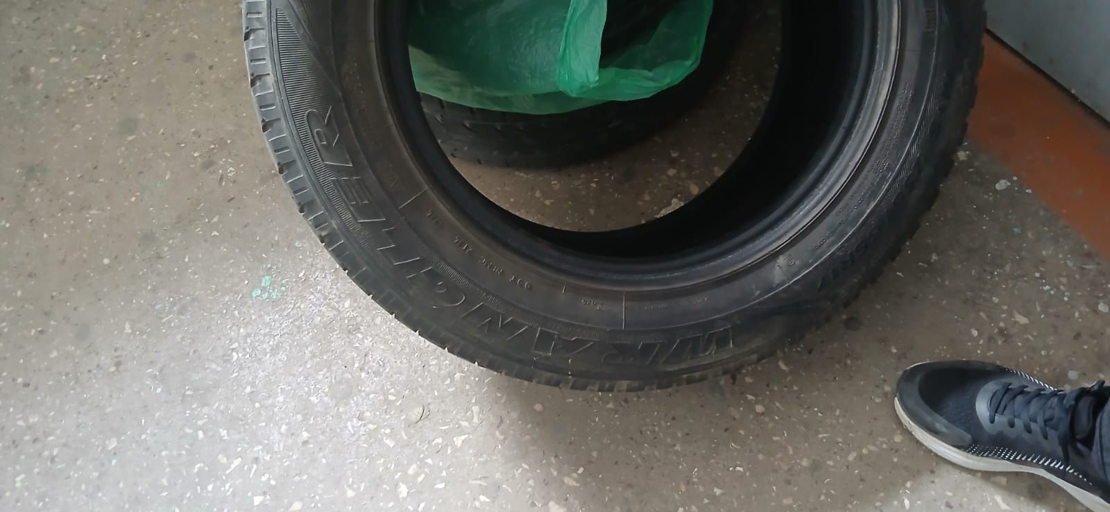 Продам летнюю резину