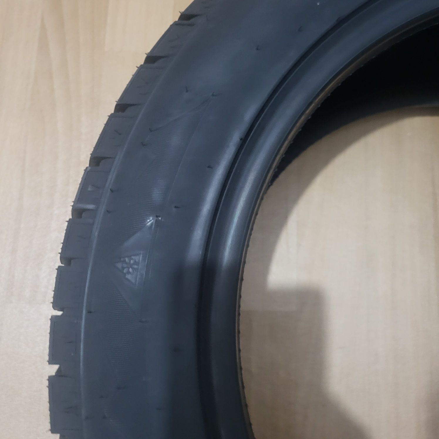 Шины зимние 215/55/17