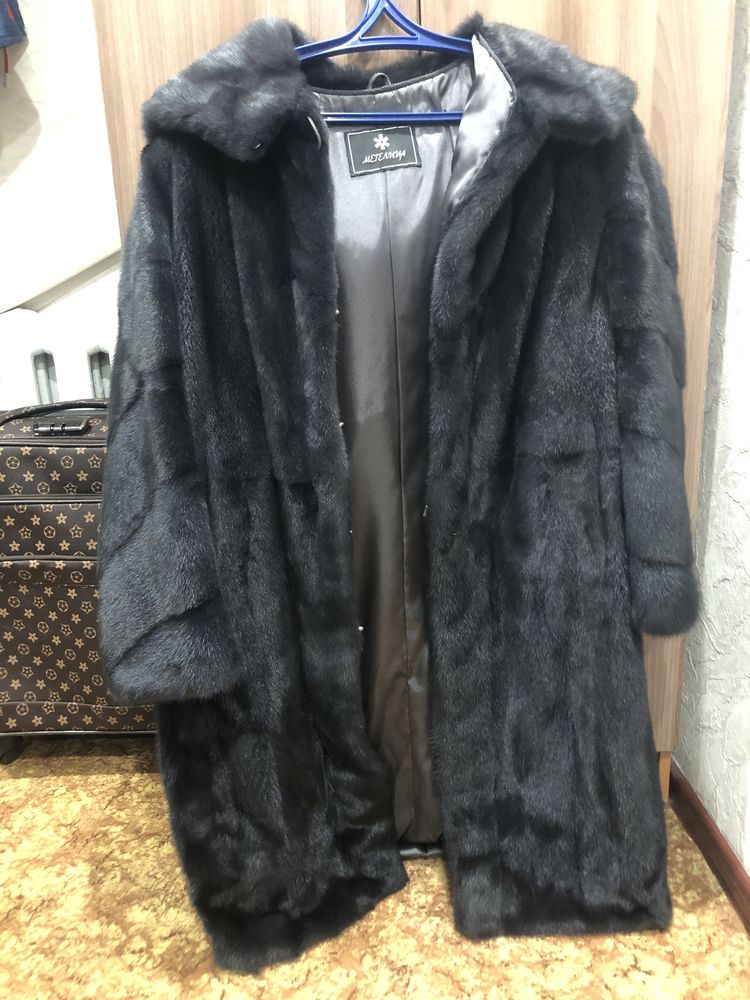 Продам норковую шубу