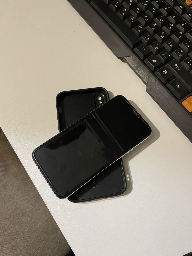Продам iphone 10 256
