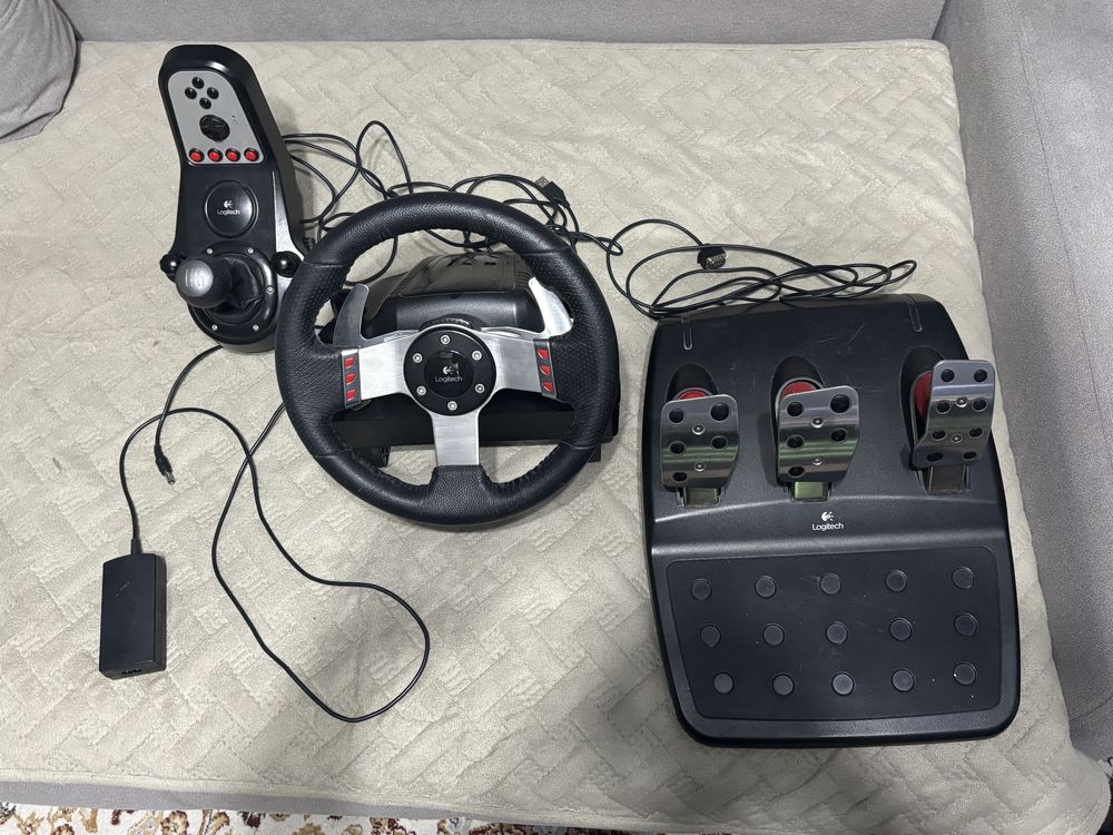 Продам руль Logitech G27