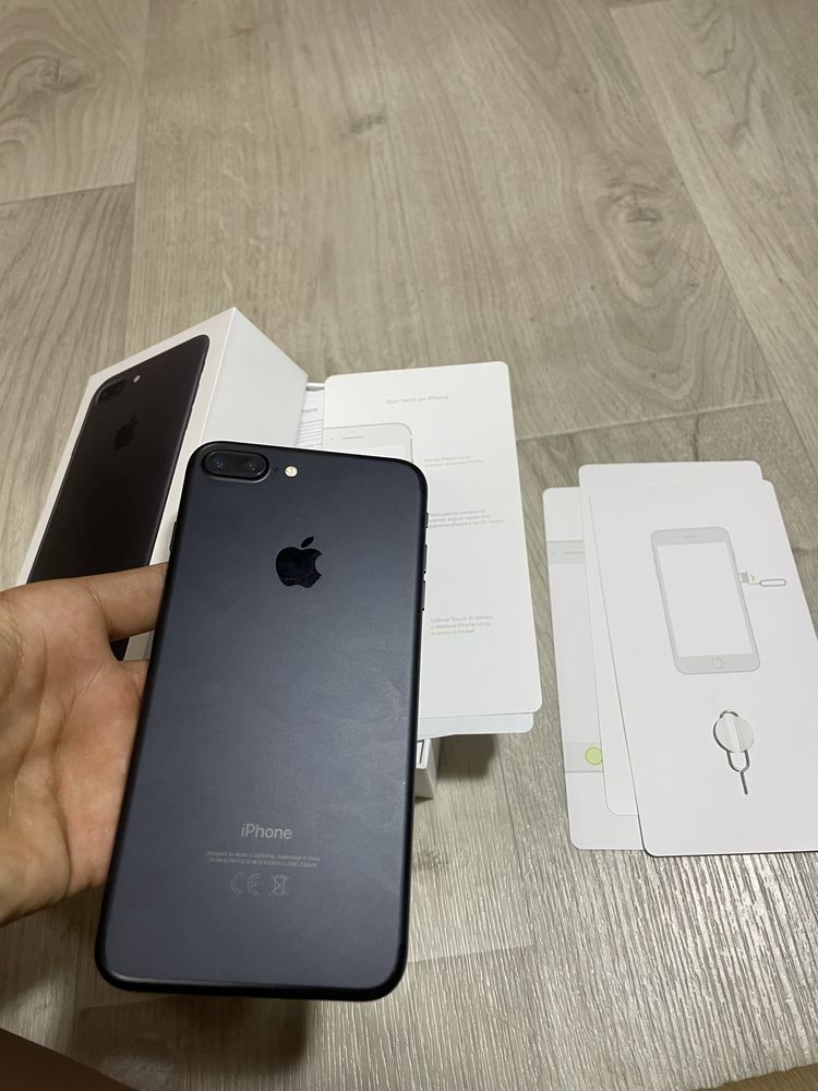 Айфон 7+ идеальном состоянии