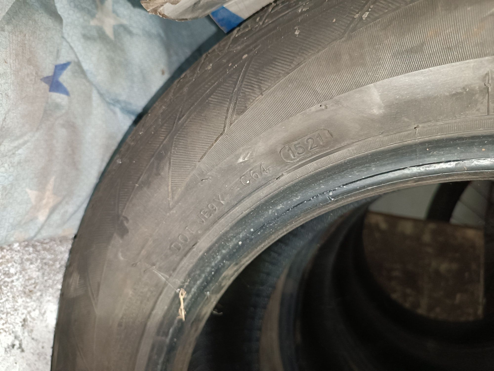 Продам летние покрышки,215/65/16 С