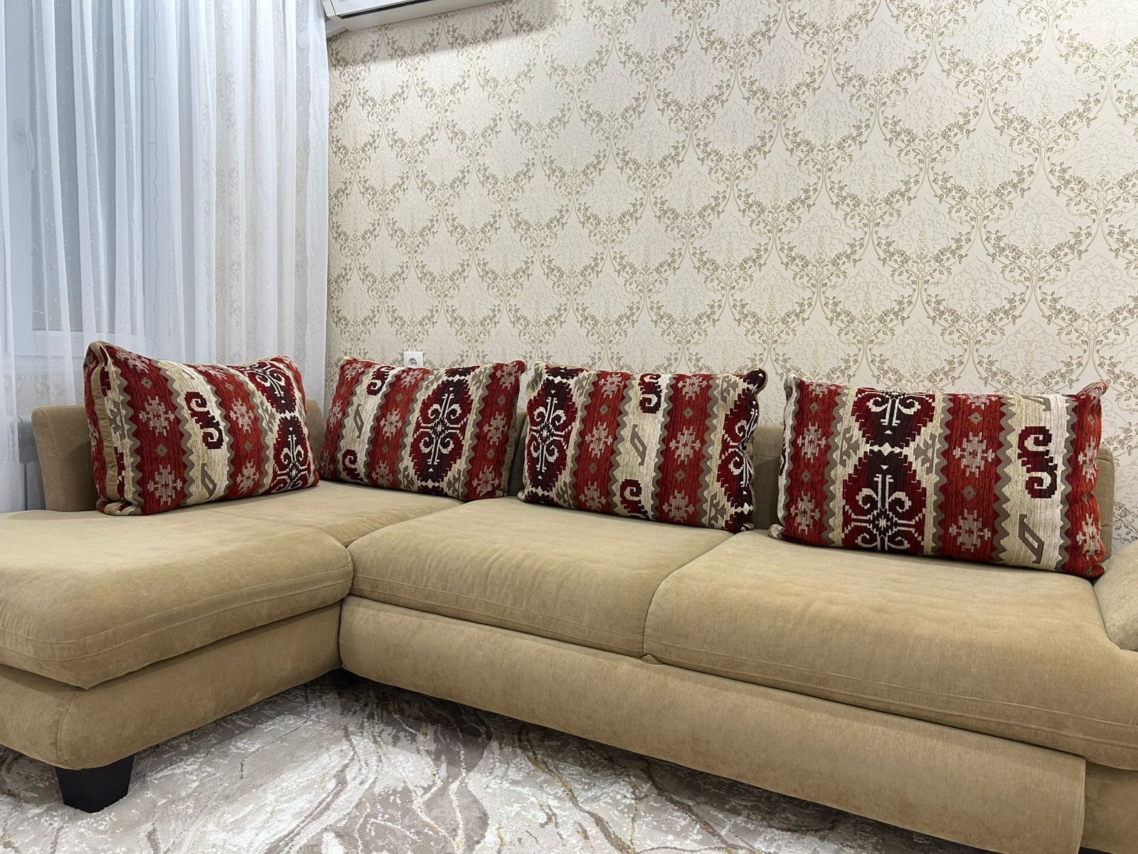 Срочно продам диван и кресло