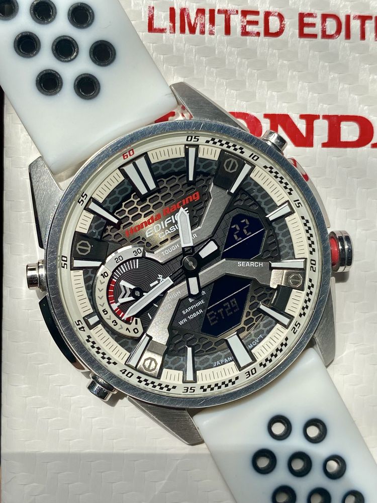 Продам б/у часы CASIO EDIFICE ECB-S100HR-1A рассмотрю обмен на часы