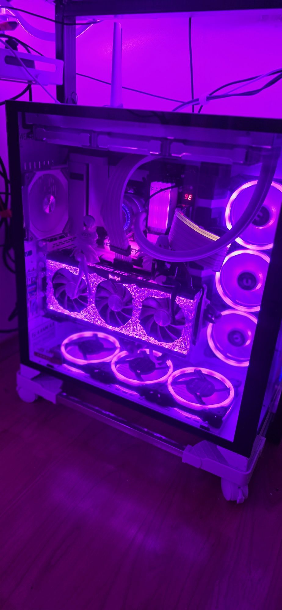 Lian li Strimer plus ATX 24 pin + GPU 8+8 pin + controller