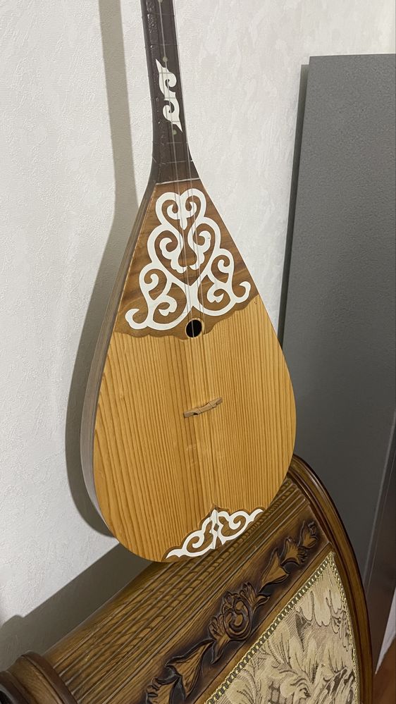 Домбыра сатылады