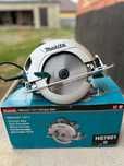 Продаю дисковую пилу Makita HS7601
