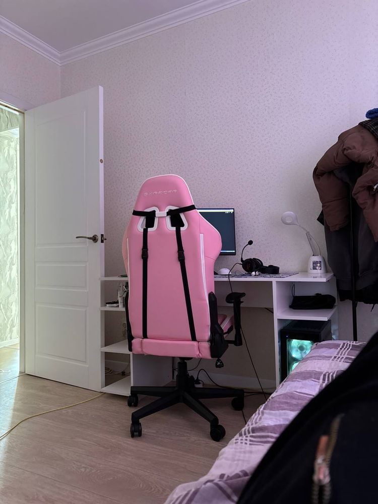 Продам игровое кресло DxRaser оригинал