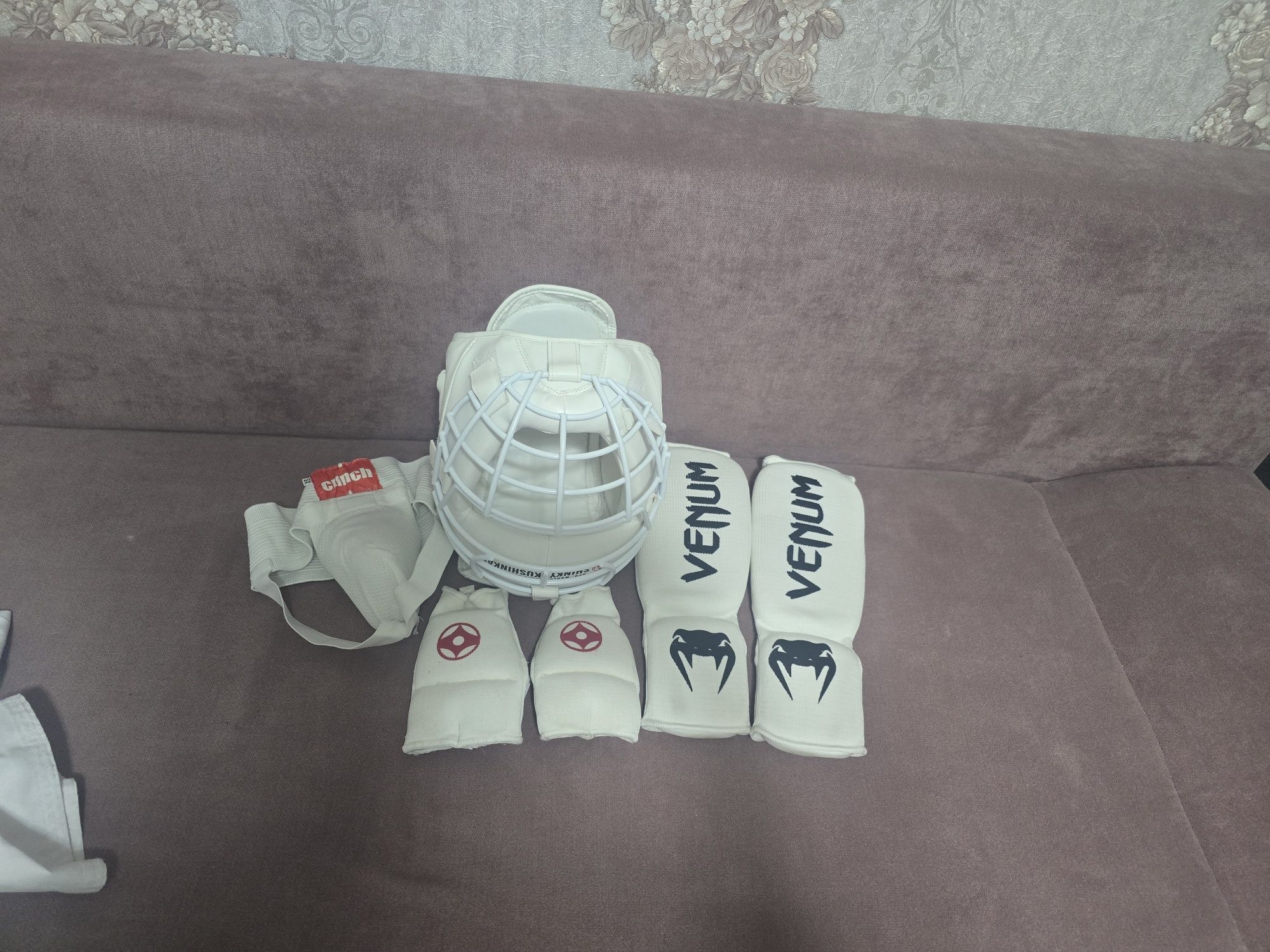Продам кимоно ,комплект для каратэ
