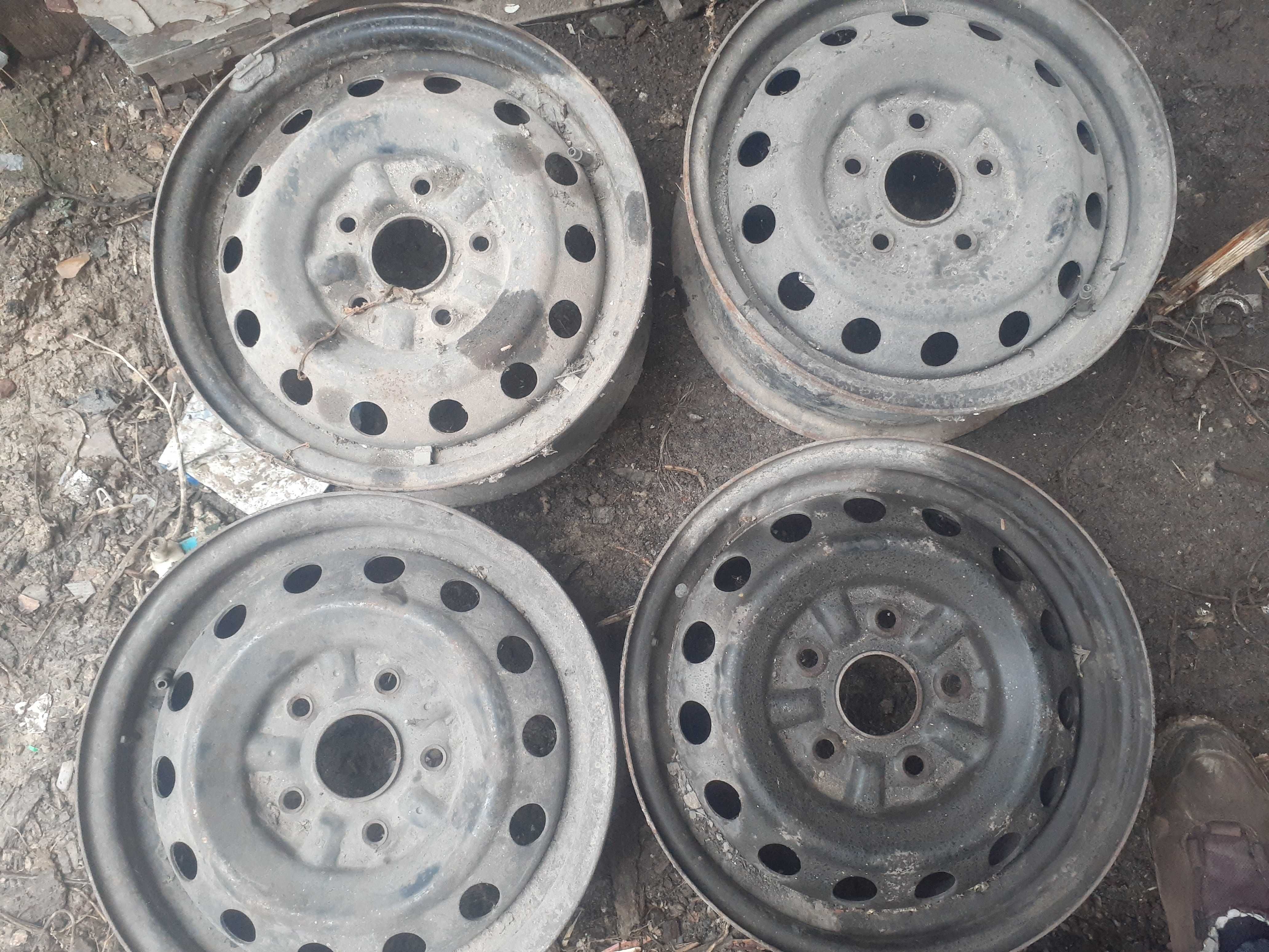 Железные диски на R14. 5.5Jx14 ET45.  5x114.3