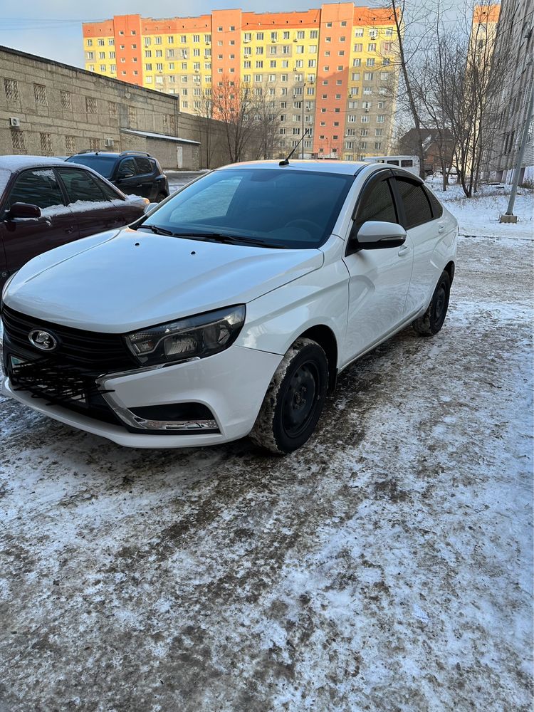 Продам машину Лада Веста 2021 года седан