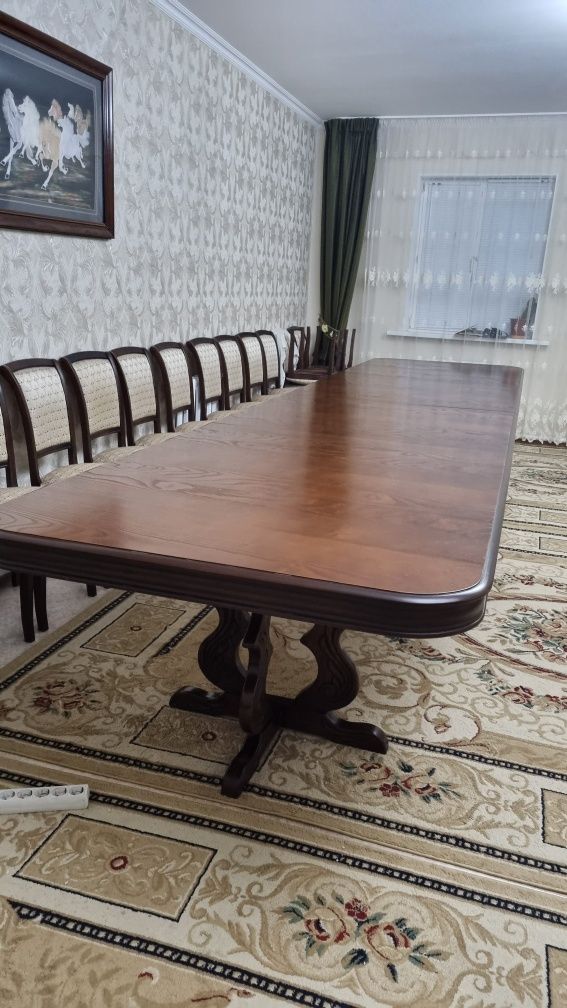 Стол  для гостинной
