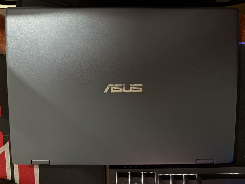 Asus ноутбук в отличном состоянии