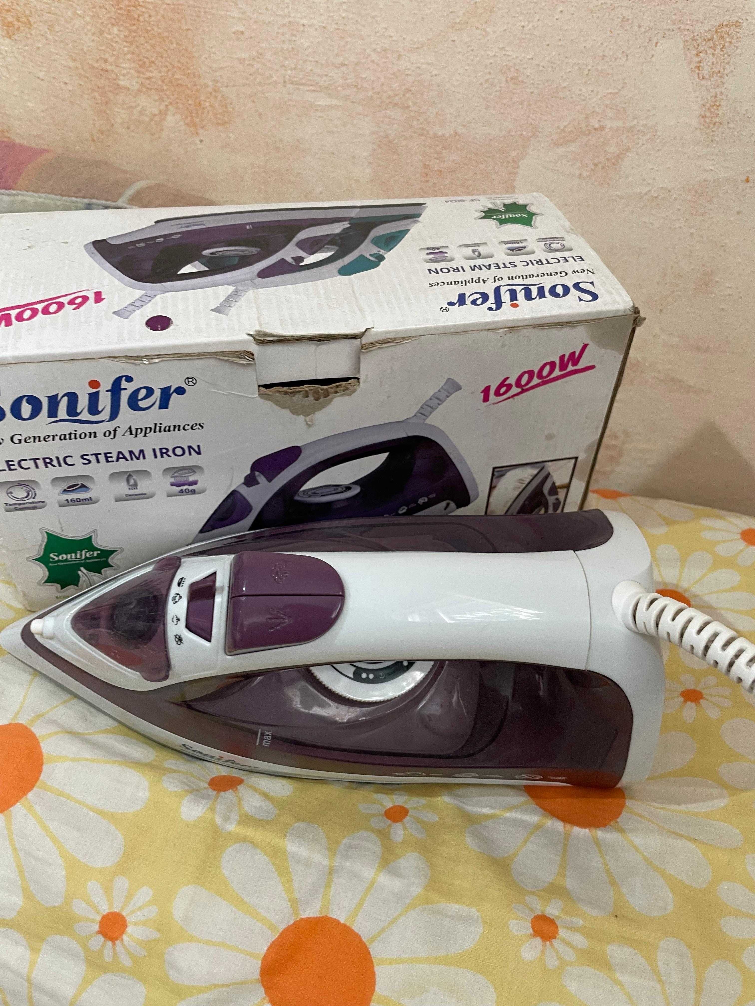 Электрический утюг Sonifier работает хорошо и в хорошем состоянии.