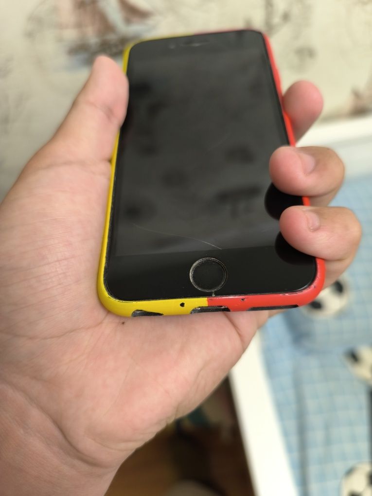 Продаю Iphone 6 на запчасти