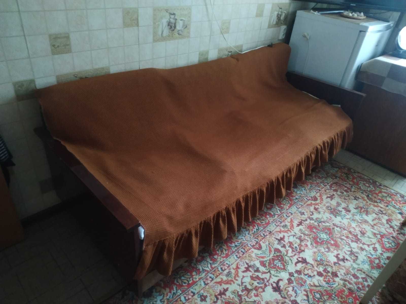Диван/софа(раскладной)Размеры собран.виде 60*1,95;разлож.105*1,95.б/у.