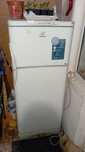 Старый холодильник indesit,рабочий двухкамерный САМОВЫВОЗ!!!